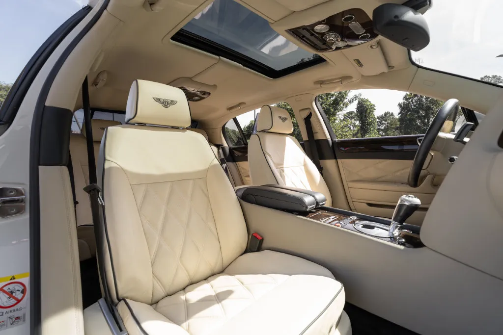 Bentley Flying Spur photo 36