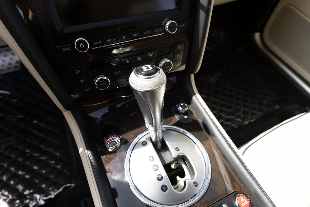Bentley Flying Spur photo 32