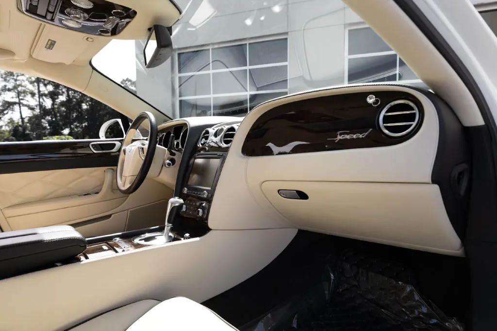 Bentley Flying Spur photo 34