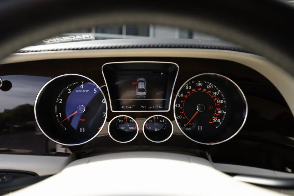 Bentley Flying Spur photo 27