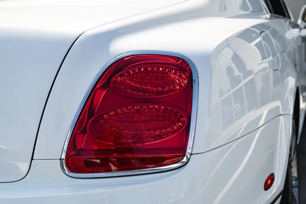 Bentley Flying Spur photo 11