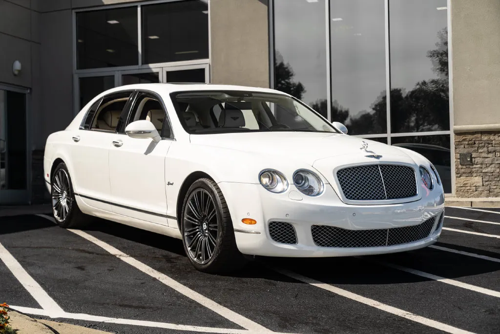 Bentley Flying Spur photo 6
