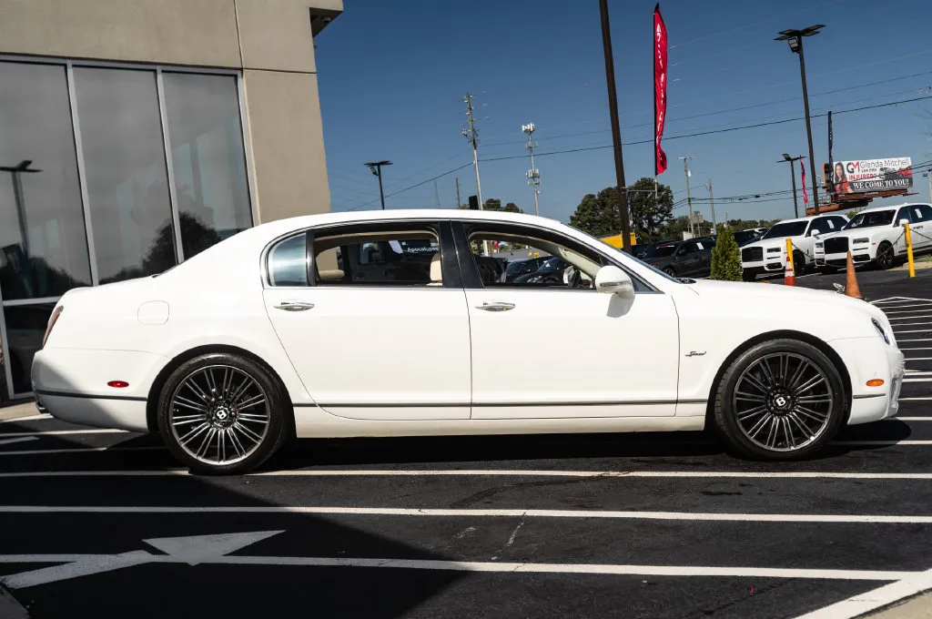 Bentley Flying Spur photo 8