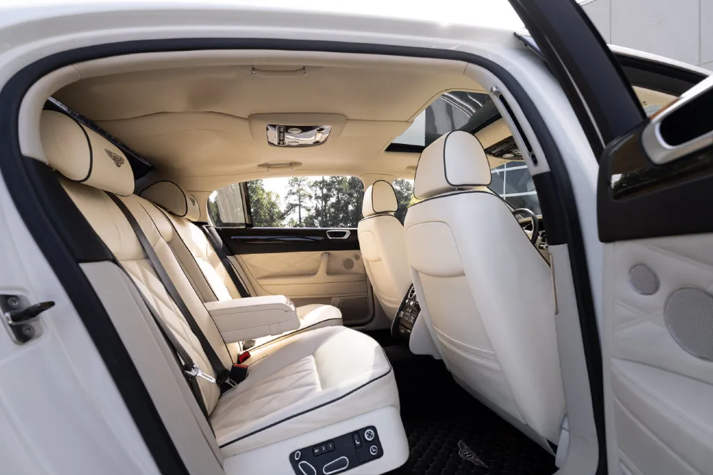Bentley Flying Spur photo 38