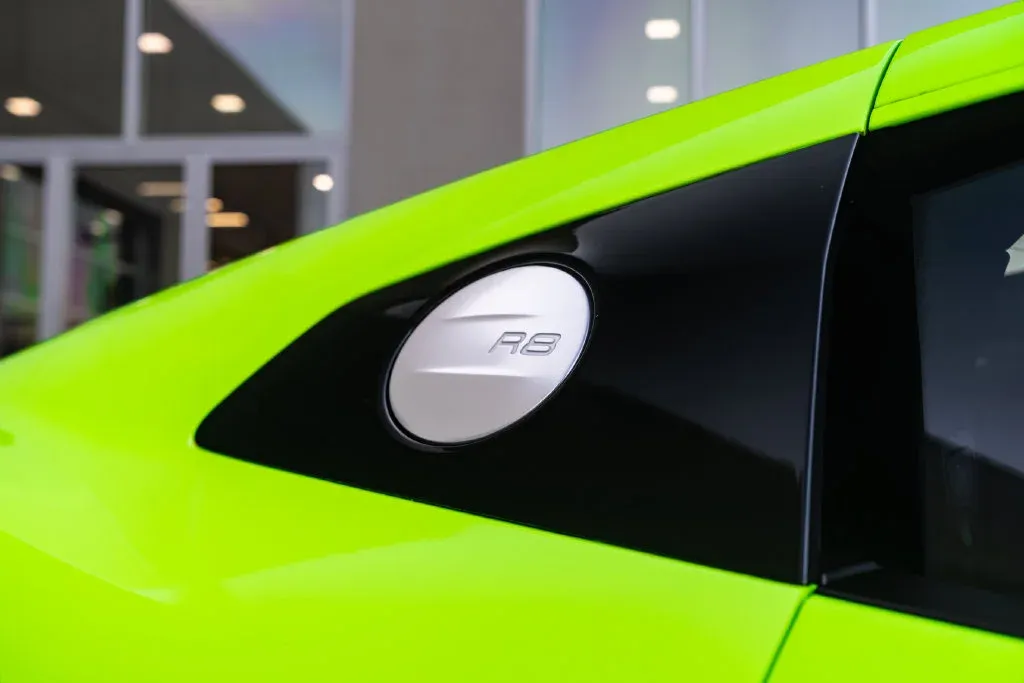 Audi R8 photo 10