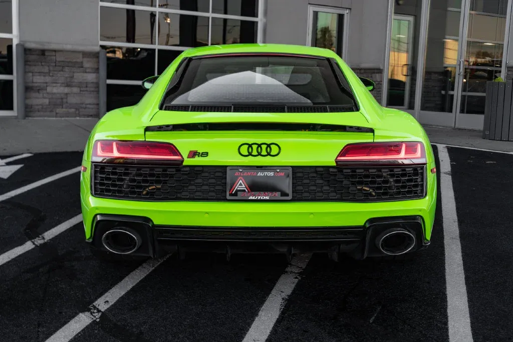 Audi R8 photo 14