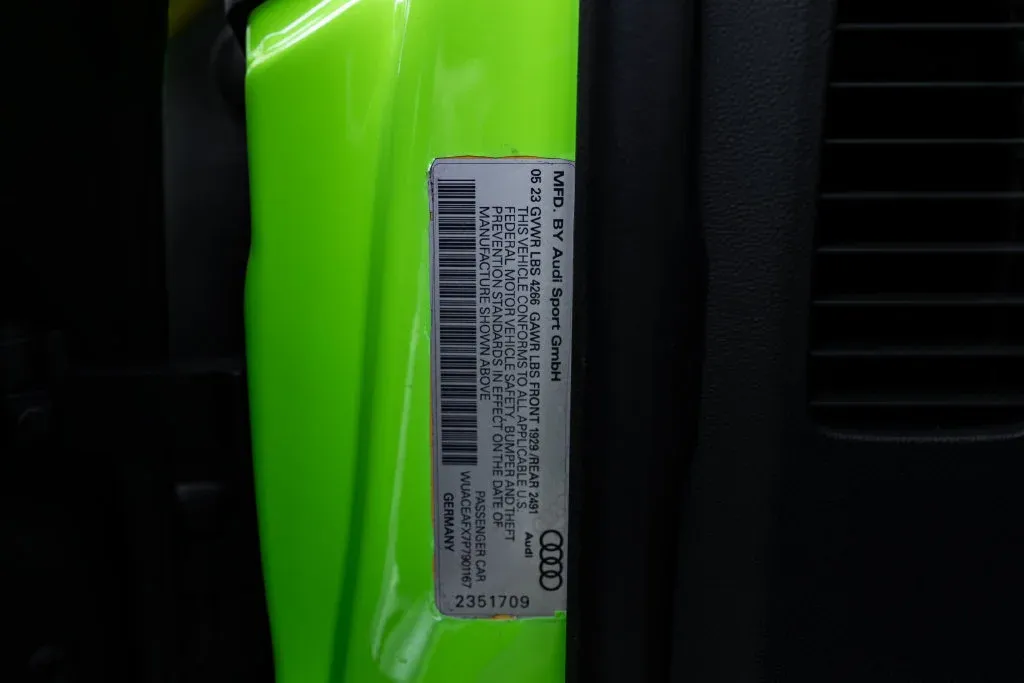 Audi R8 photo 38