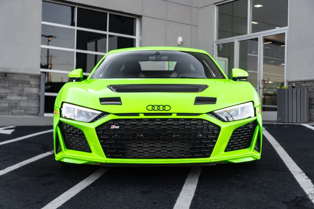Audi R8 photo 4