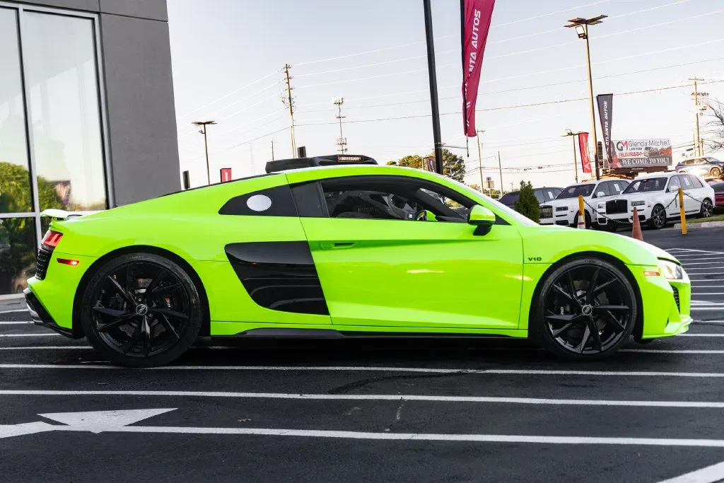 Audi R8 photo 9