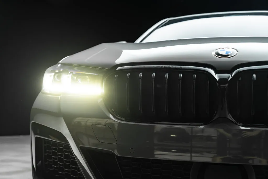 BMW 5 Series photo 6