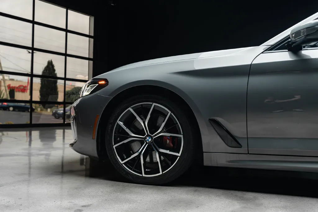 BMW 5 Series photo 20