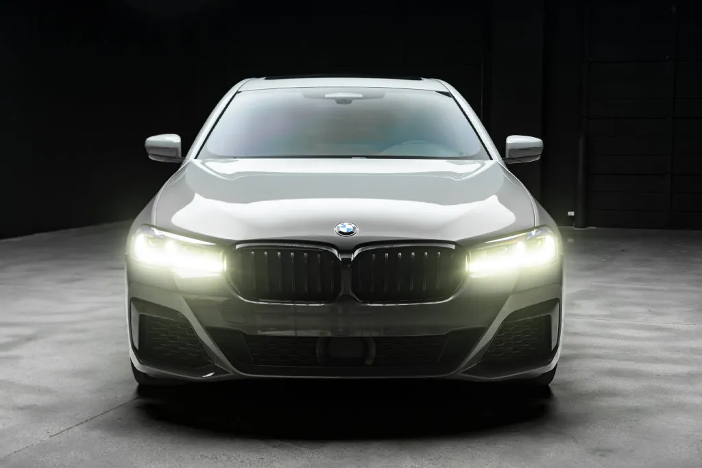 BMW 5 Series photo 5