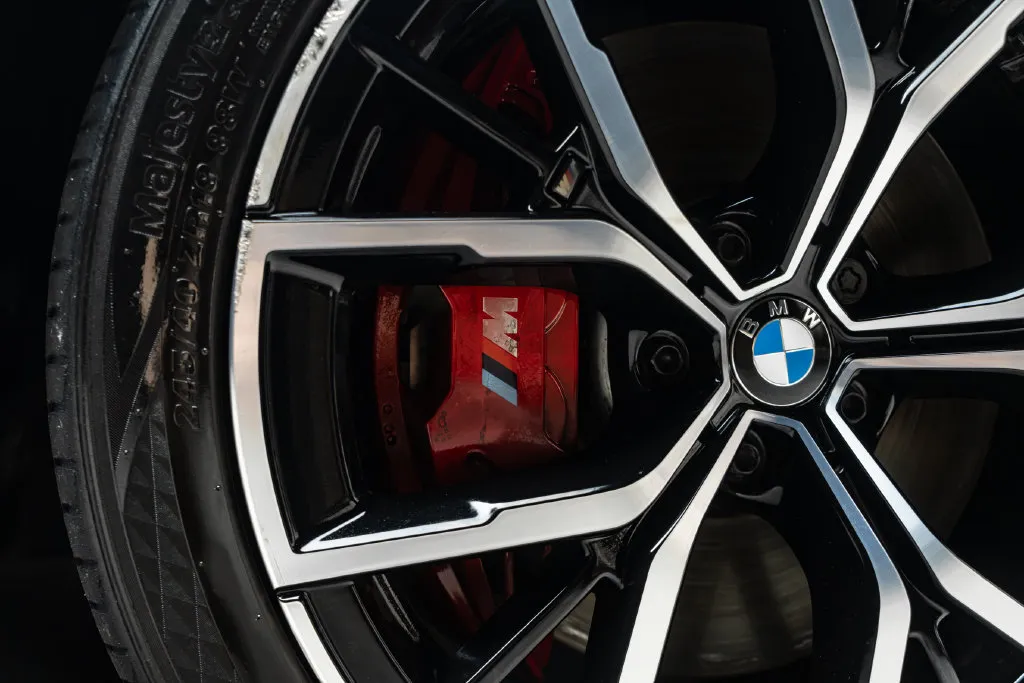 BMW 5 Series photo 9