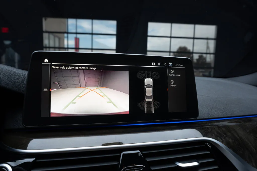 BMW 5 Series photo 32