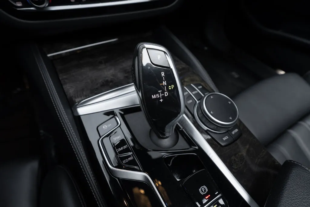 BMW 5 Series photo 35