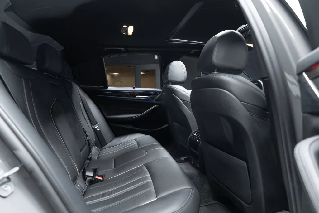 BMW 5 Series photo 39