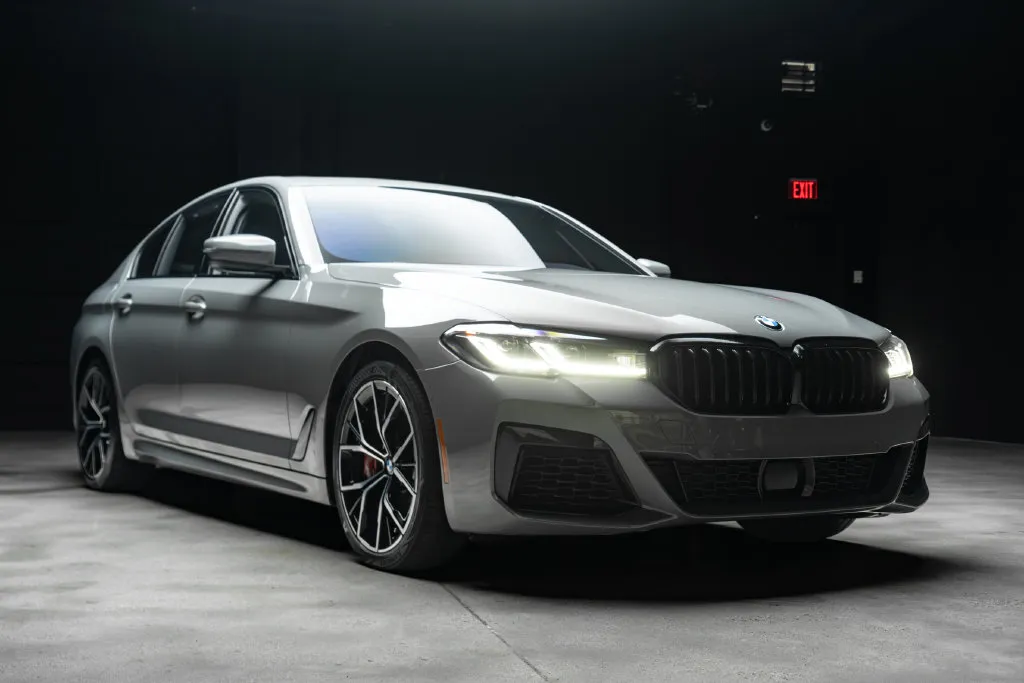 BMW 5 Series photo 7