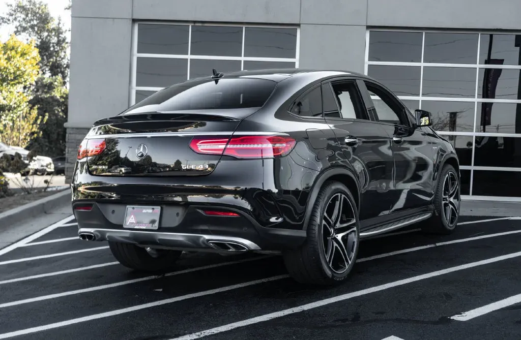 Mercedes-Benz GLE photo 11