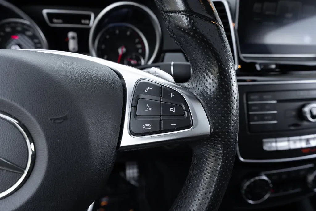 Mercedes-Benz GLE photo 25