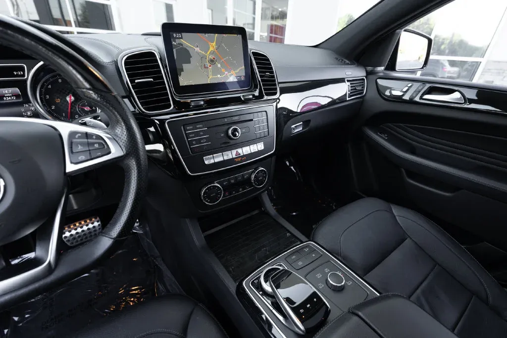 Mercedes-Benz GLE photo 28
