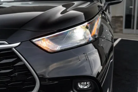 More photos of 2022 Toyota Highlander Hybrid LE at Atlanta Autos, GA
