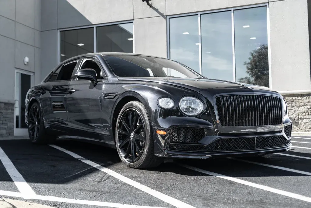 Bentley Flying Spur photo 10