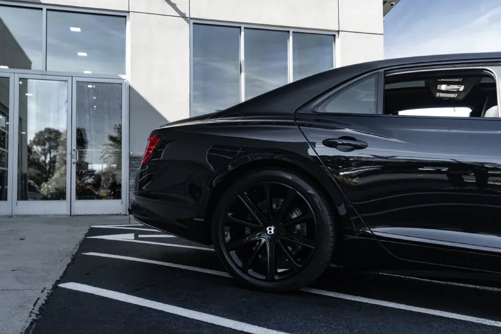 Bentley Flying Spur photo 14
