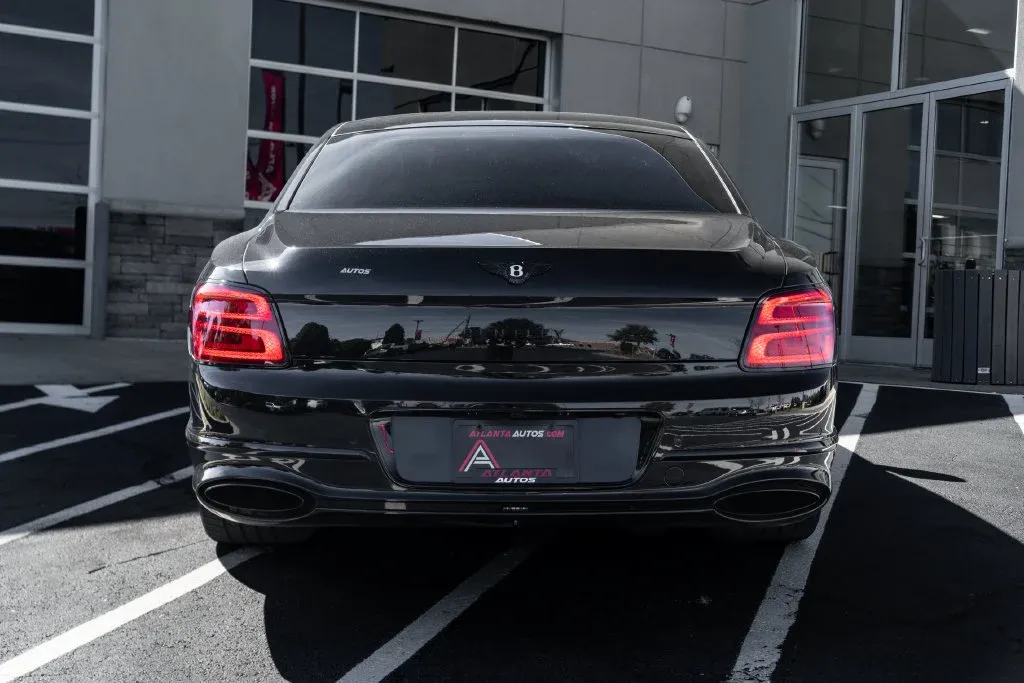 Bentley Flying Spur photo 18