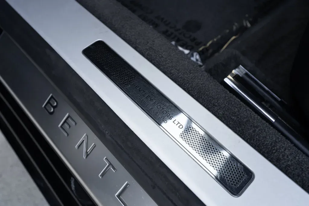 Bentley Flying Spur photo 32