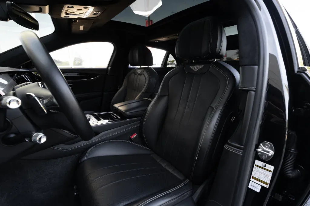Bentley Flying Spur photo 33
