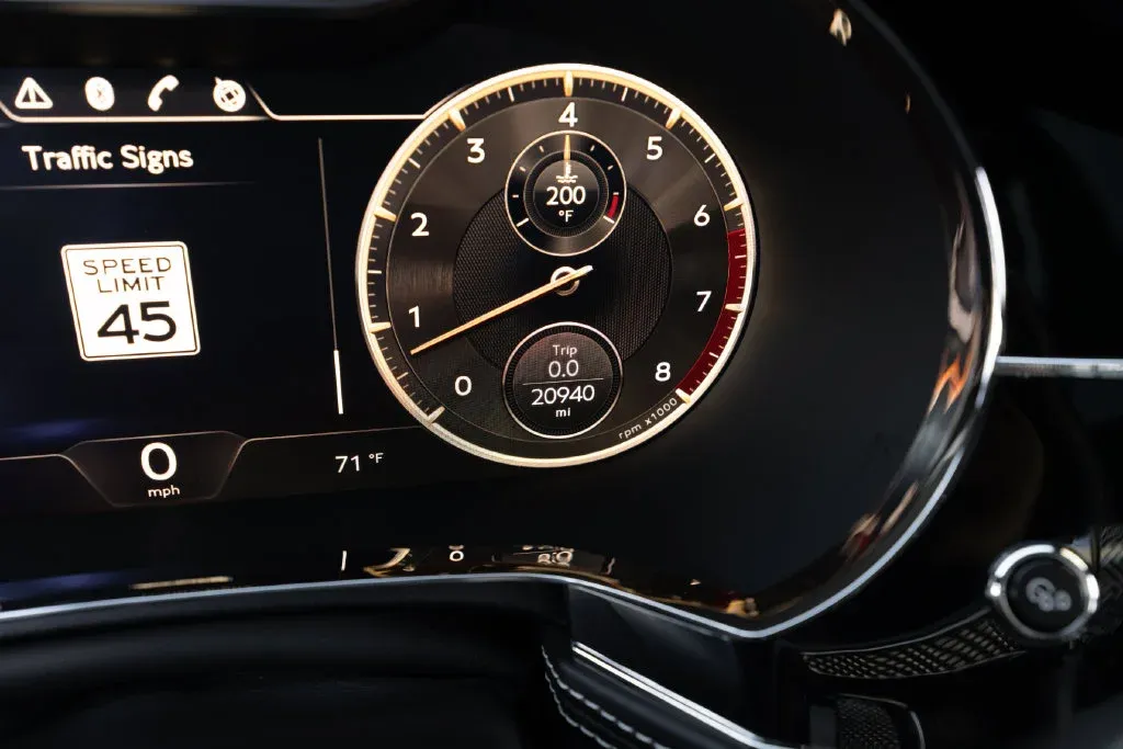 Bentley Flying Spur photo 40
