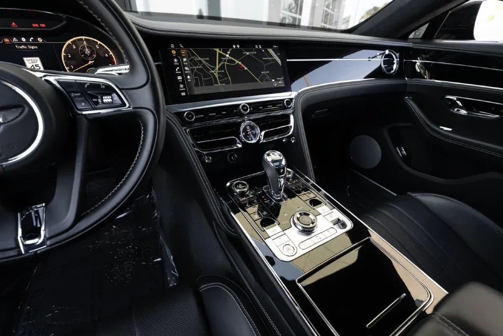Bentley Flying Spur photo 41