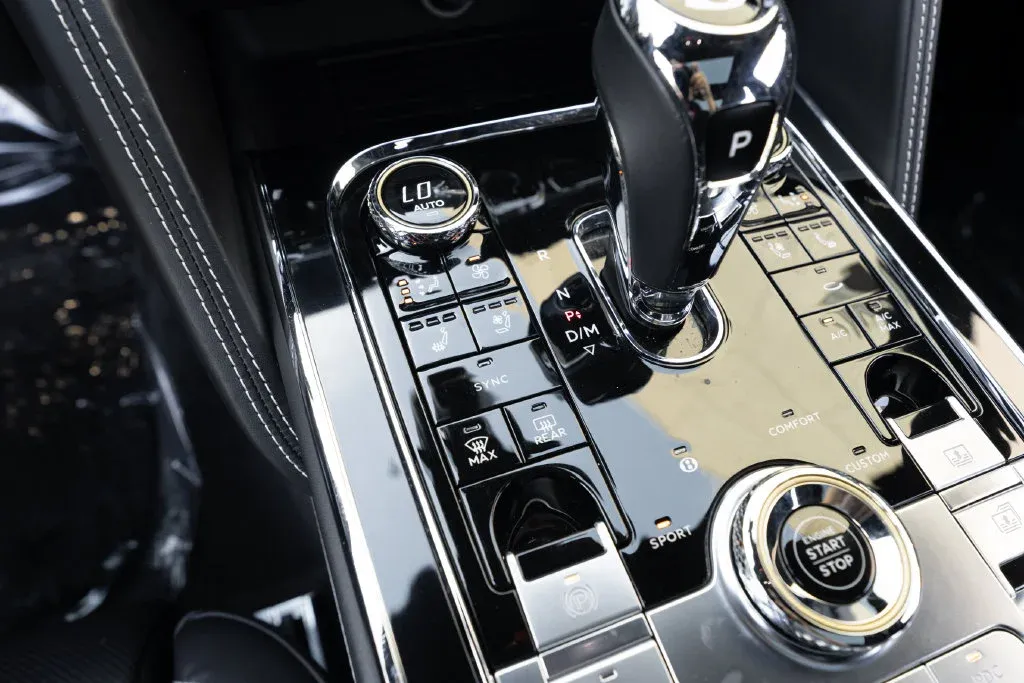 Bentley Flying Spur photo 46