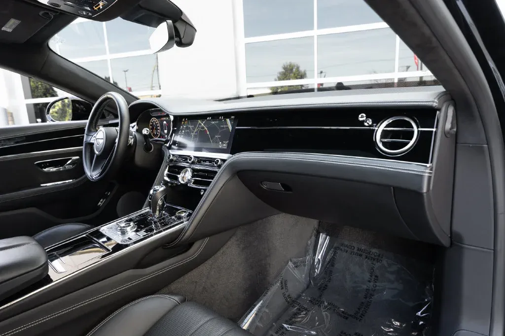 Bentley Flying Spur photo 51