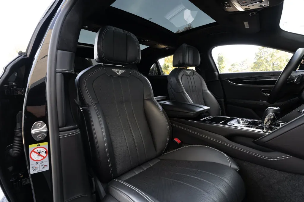 Bentley Flying Spur photo 52