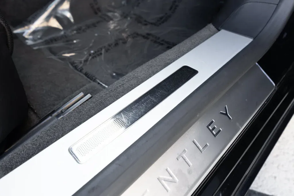 Bentley Flying Spur photo 54