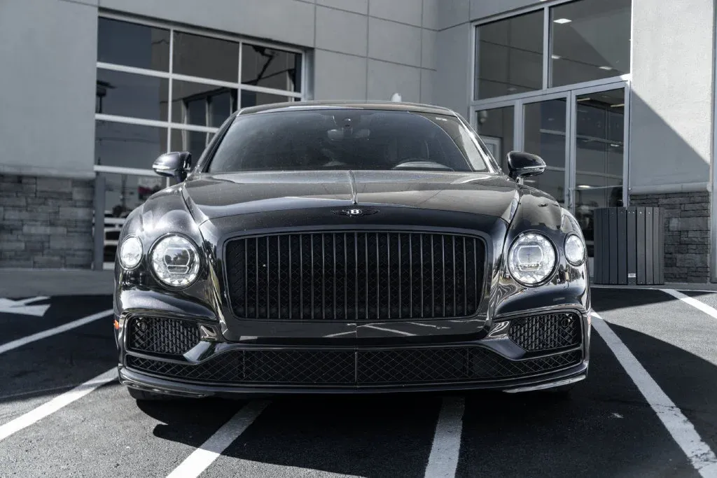 Bentley Flying Spur photo 6