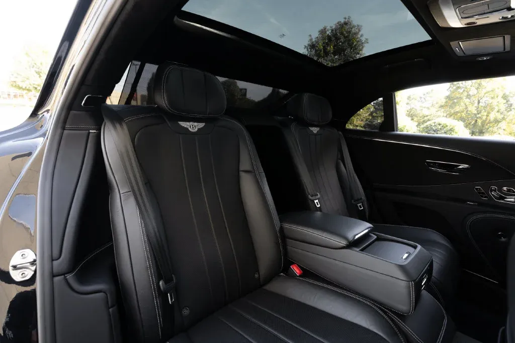 Bentley Flying Spur photo 64
