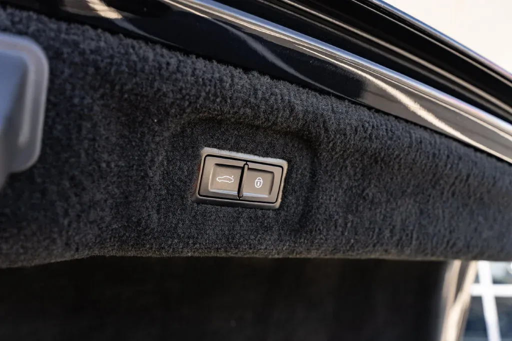 Bentley Flying Spur photo 74