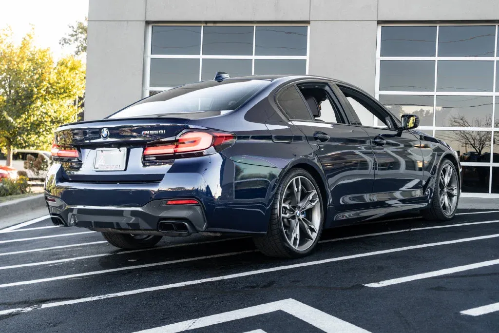 BMW 5 Series photo 10
