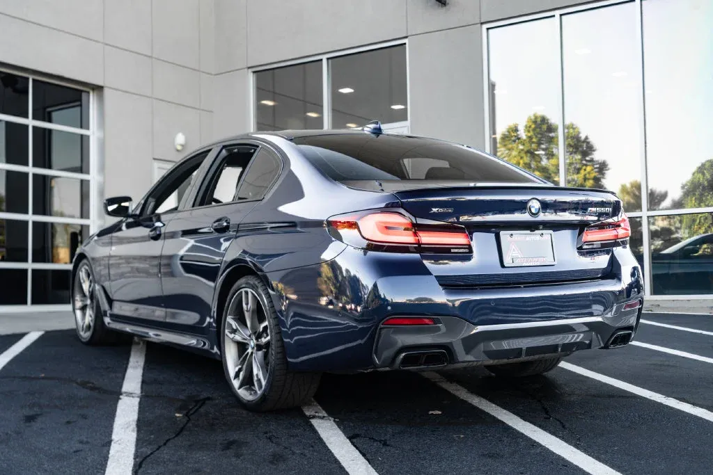 BMW 5 Series photo 13