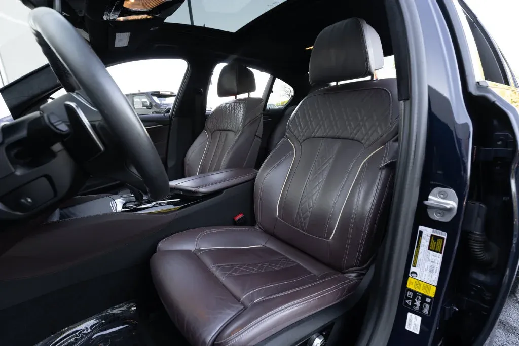 BMW 5 Series photo 21