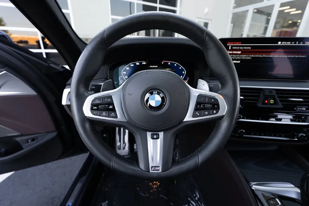 BMW 5 Series photo 22