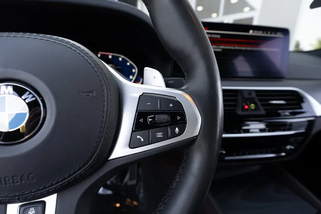 BMW 5 Series photo 23