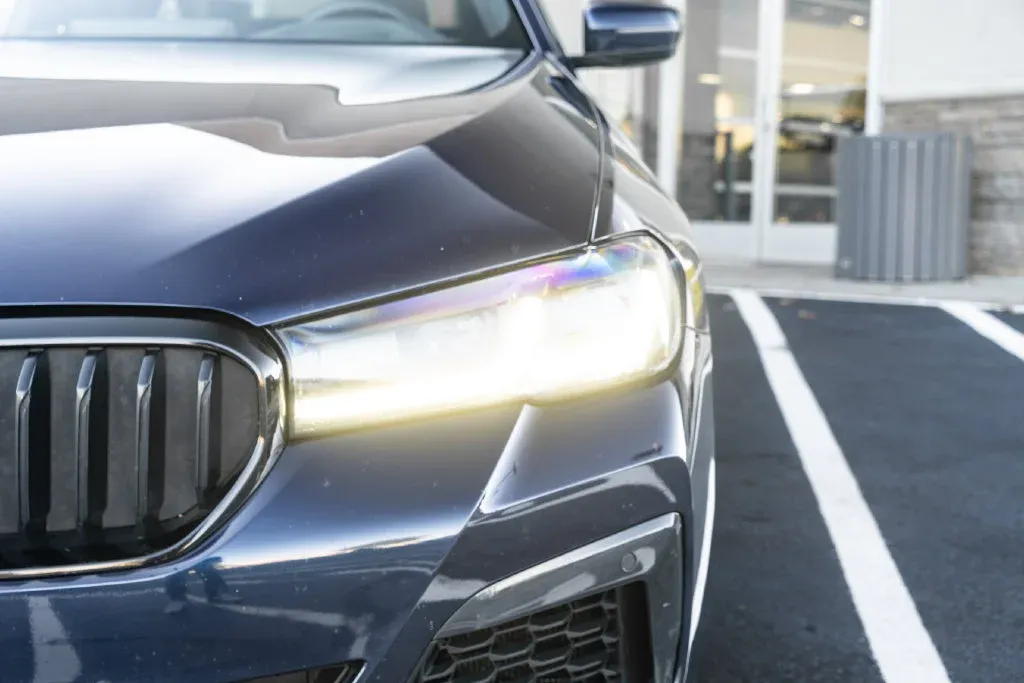 BMW 5 Series photo 3