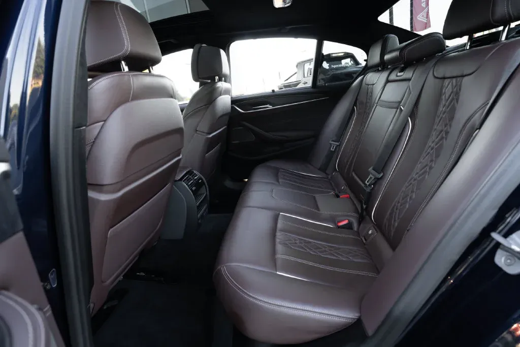 BMW 5 Series photo 37