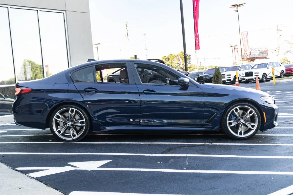 BMW 5 Series photo 8