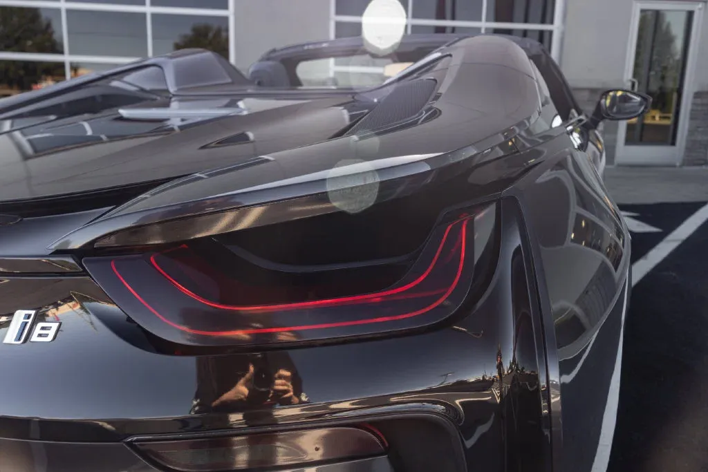 BMW i8 photo 16