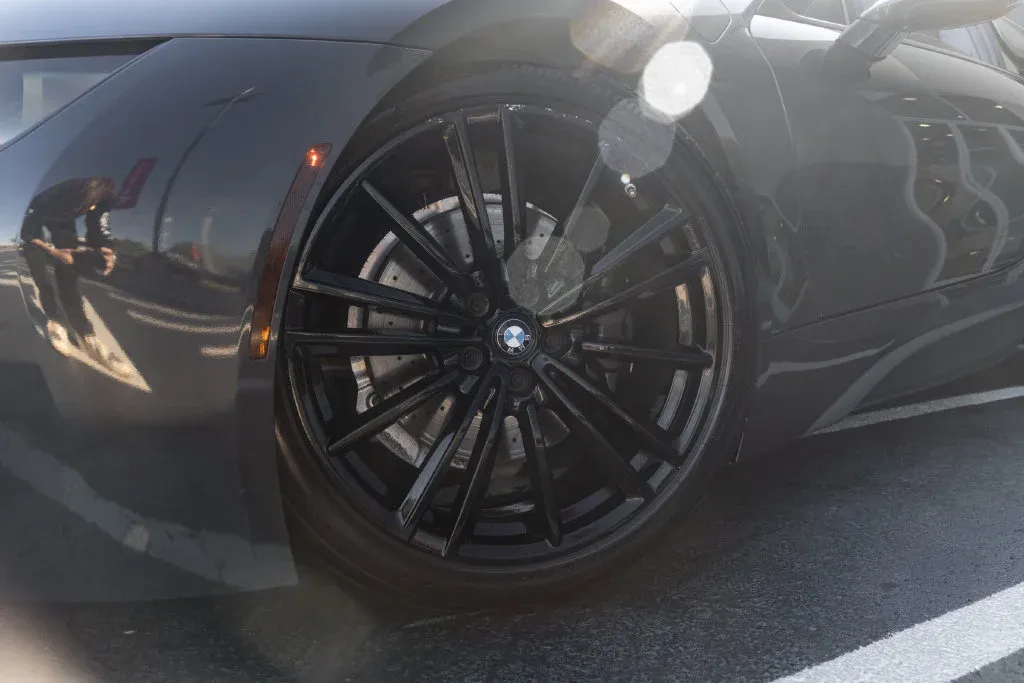 BMW i8 photo 2