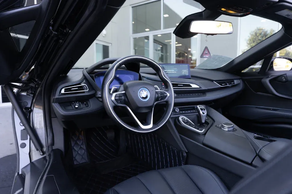 BMW i8 photo 24